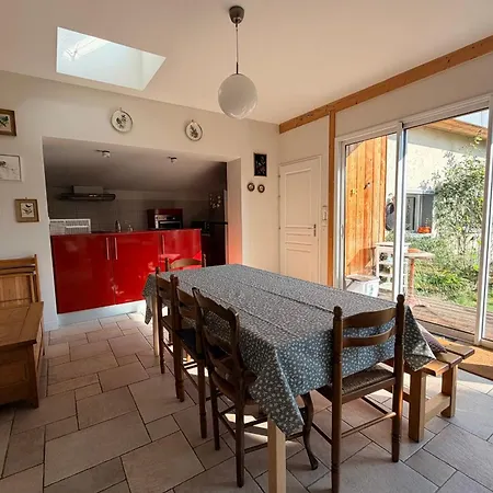 Confortable Maison Familiale A 5 Minutes Du エクスレバン