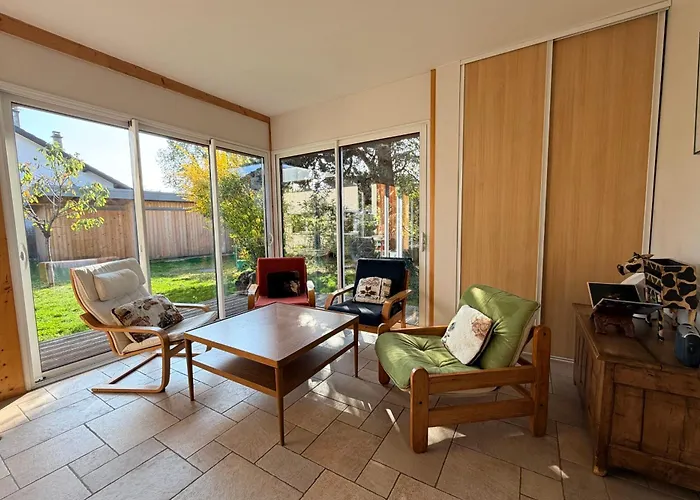 Confortable Maison Familiale A 5 Minutes Du * エクスレバン