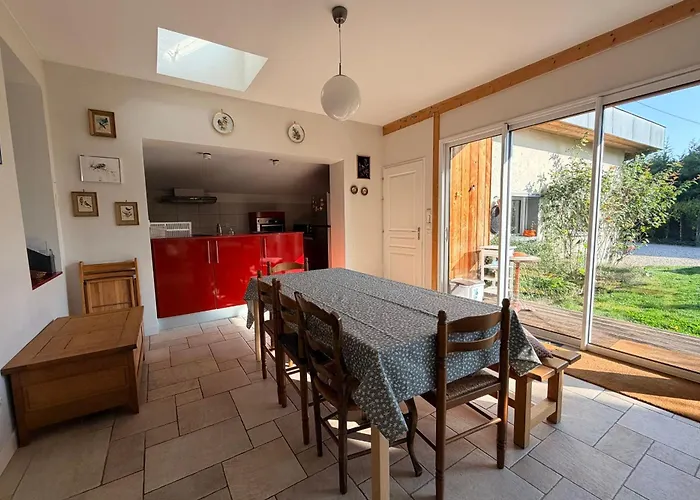 Confortable Maison Familiale A 5 Minutes Du エクスレバン